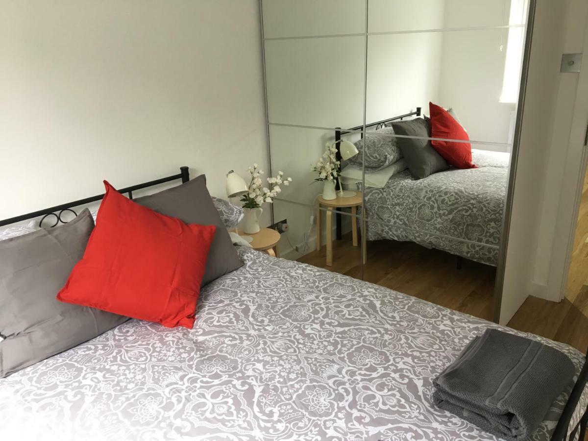 Perfect Modern Base Near All Attractions Apartment London Bagian luar foto